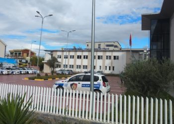 Zbardhen përgjimet që çuan në arrestimin e tre efektivëve të Policisë Rrugore
