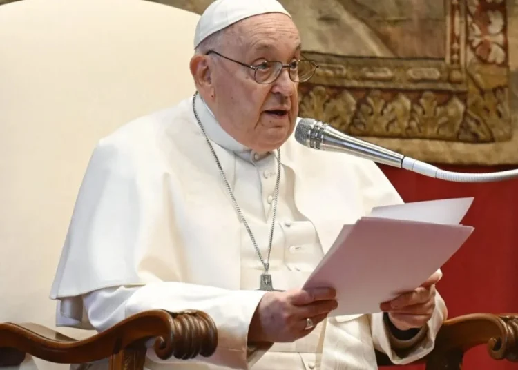 Zbulohet dashuria e parë e Papa Françeskut, letra që i ndryshoi jetën: Nëse nuk martohem me ty…