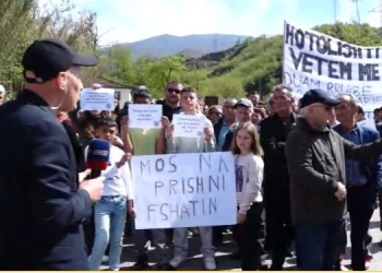 Rruga e re iu prish shtëpitë, banorët e Hotolishtit ngrihen në protestë: Vendimi i Ballukut, absurditet