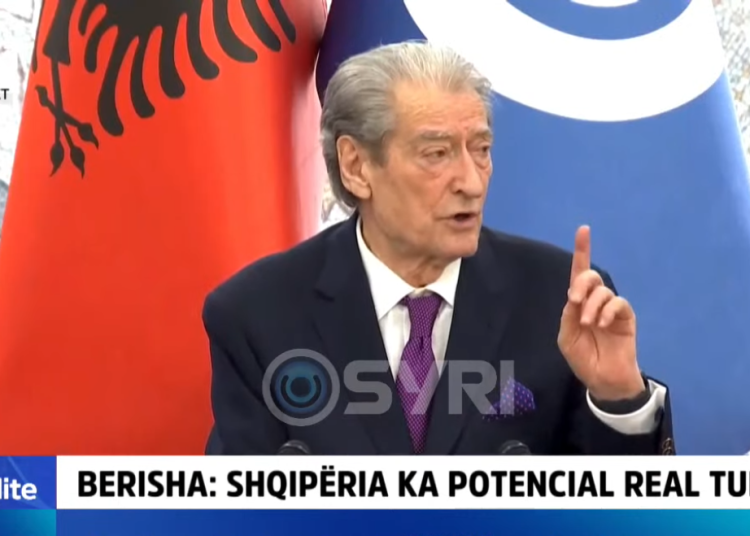 Berisha: Do të formalizojmë industrinë e turizmit në vend, nuk mund të ecet më në këtë mënyrë