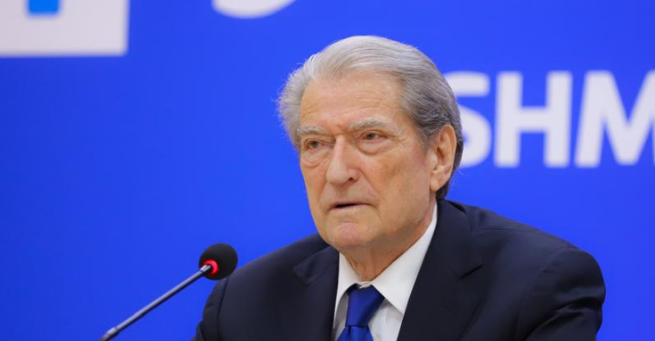 Berisha: Do bëjmë revolucion fiskal. Nga ky sistem i ri, rrogat do rriten vetvetiu me 13 përqind, çmimet e banesave do ulen ndjeshëm