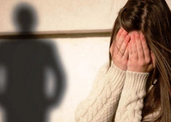 Ngacmonte seksualisht nxënëset 13-14 vjeçe, arrestohet një mësues në Prrenjas