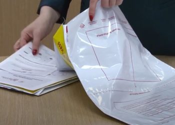 Diaspora shqiptare voton për herë të parë, sot nisen zarfet me fletët e votimit