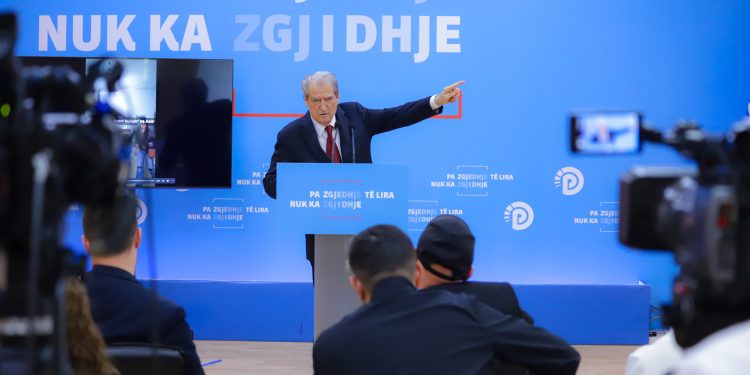 Berisha: Ja zyrat paralele me qendrat e votimit të PS ku drejtohet ‘treni bullgar’