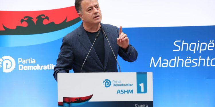 Flamur Noka mesazh Suel Çelës: Po mbështet një kufomë politike! Mos telefono komisionerët e PD, po bën krim!