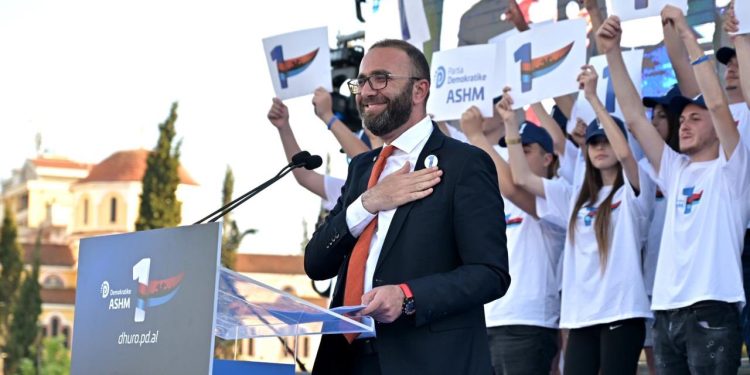 Bardhi mesazh qytetarëve: Edhe 7 ditë për ndryshim! Trokisni në çdo derë, flisni me çdo zemër…