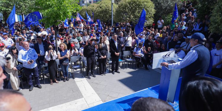 Berisha: Sueli ia bëri për spital shoferin dhe Tao burreci e qepi gojën si ushtar! Më 12 maj do të shpallen terroristë