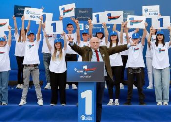 Këshilltari i LaCivita në takimin e PD-së në Berat: Socialistët këtu po përdorin të njëjtat marifete si në SHBA! Berisha nuk do të ndalojë së luftuari