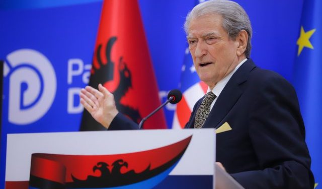 “Për Oltën, Rama i vë flakën gjysmës së grupit parlamentar”/ Berisha: Kërcënoi që të mos kërkojnë rinumërim se dalin lakrat në shesh