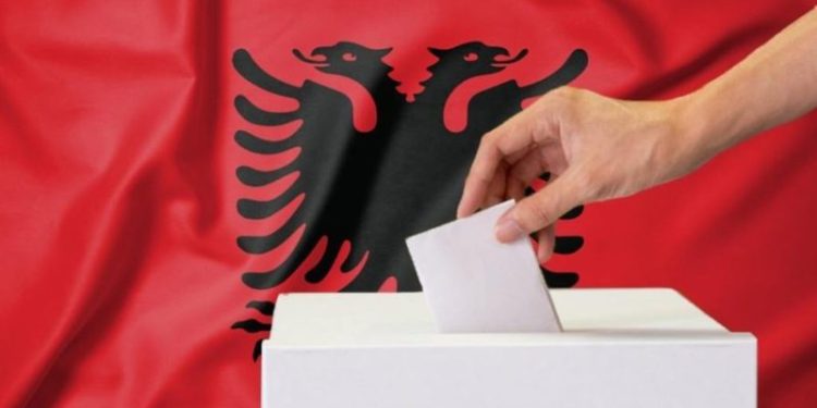 Sot heshtje zgjedhore, mbi 3.7 milionë shqiptarë i drejtohen të dielën kutive të votimit