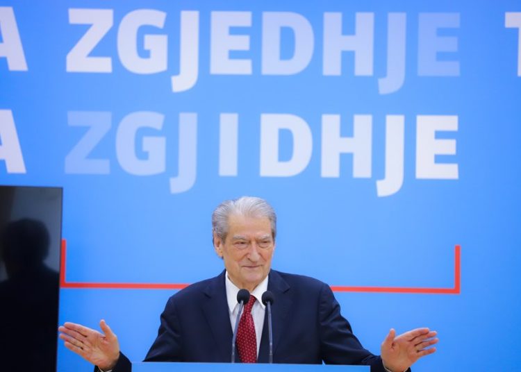 “Do t’u dërgohet të huajve”/ Berisha: Në 10 qershor gati raporti përfundimtar për farsën