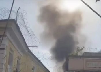 Shqiptarët i vënë zjarrin burgut të Korfuzit, protestë kundër kontrolleve në qeli