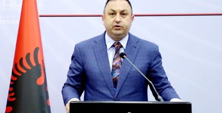 Pas kërkesave të opozitës/ Qeveria shtyn afatin e vlefshmërisë për mjetet e identifikimit