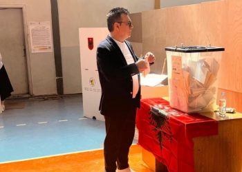 Artur Roshi voton/ Kreu i PBKD: Dilni votoni që e ardhmja juaj të mos zvarritet si viktimë e pushtetit të nesërm