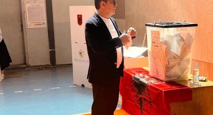 Artur Roshi voton/ Kreu i PBKD: Dilni votoni që e ardhmja juaj të mos zvarritet si viktimë e pushtetit të nesërm