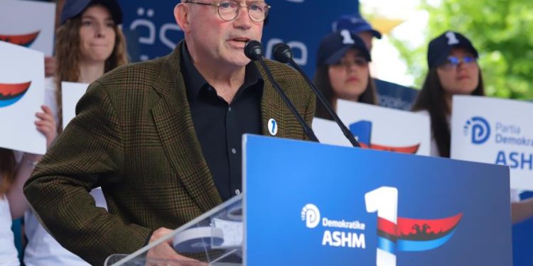 Këshilltari Amerikan i fushatës: Kam shumë vite në politikë, por nuk kam parë asnjë të punojë kaq shumë sa Sali Berisha