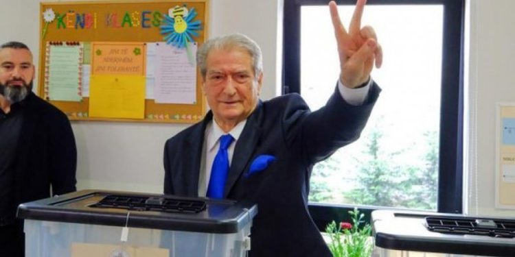 Shqipëria voton! Reagon Berisha: Njisha, jeni gati?