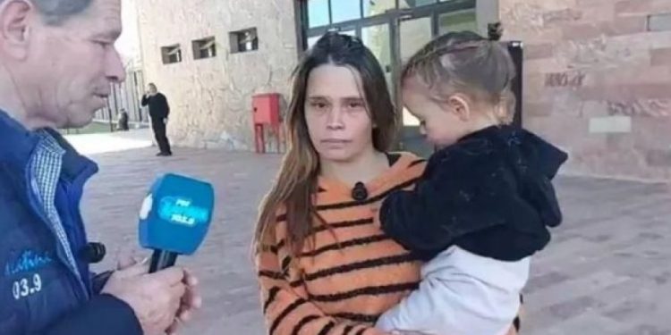 Iu depozituan aksidentalisht 390,000 euro në llogari, gruaja i shpenzon brenda pak orëve dhe përballet me drejtësinë