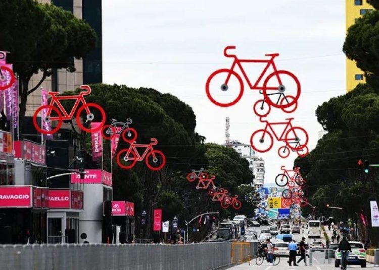 Çiklistët shembin propagandën e Ramës me ‘Giro d’Italia’: Jashtëzakonisht e rrezikshme, nuk dihet ku të del gropa në rrugë