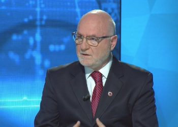 Mos ia jepni votën një autokrati dhe oborrit të tij oligarkik!