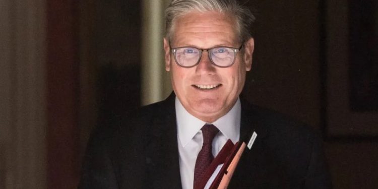 Vizita e Starmer/ Mediat britanike: Qëllimi kryesor, dërgimi i emigrantëve në Shqipëri