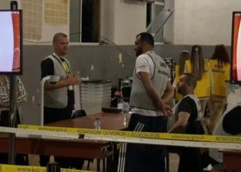 Vijon numërimi në Qarkun e Tiranës, si ndahen votat deri më tani