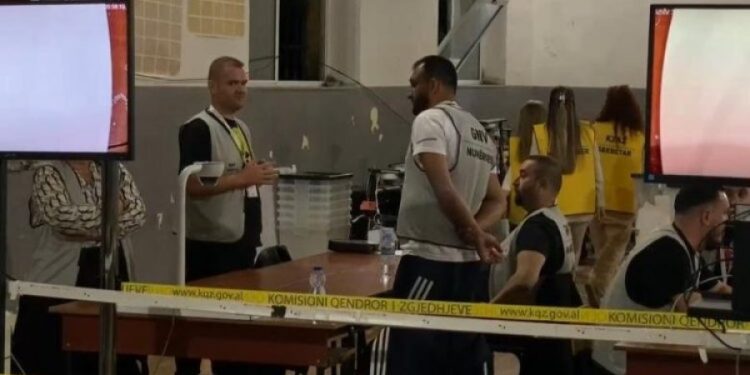 Vijon numërimi në Qarkun e Tiranës, si ndahen votat deri më tani
