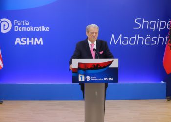 Sali Berisha zbulon kur do të udhëtojë për në SHBA