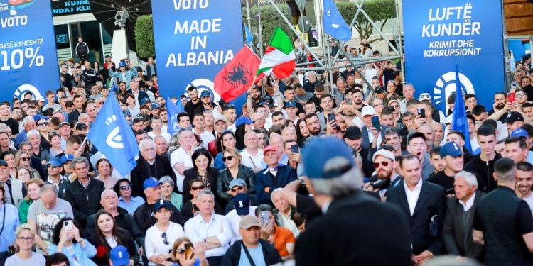 “Rama fyen si diktatori i Venezuelës”/ Berisha nga Shkodra: Do kthejmë paratë te ju