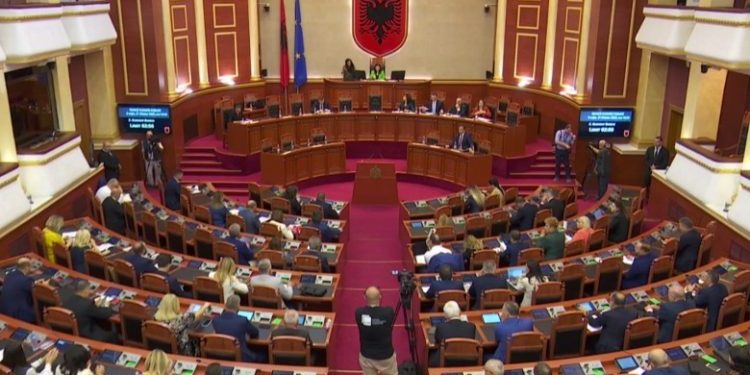 EMRAT/ Kush janë 140 deputetët e Kuvendit të ri, sa prej tyre janë nga lista e hapur
