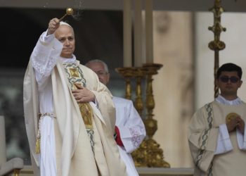 Nis kurorëzimi i Papa Leo XIV në Bazilikën e Shën Pjetrit, 250 mijë besimtarë dhe personalitete të rëndësishëm marrin pjesë në ceremoni