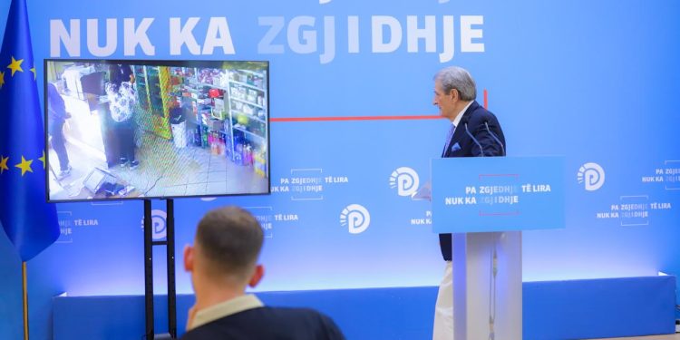 “Janë prova të Trenit Bullgar”, Berisha nxjerr PAMJET: Gjithçka realizohet me gjakftohtësi, njësoj si në filma