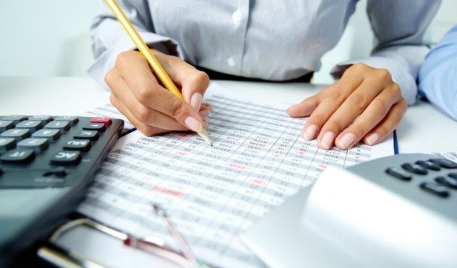 Tatimet do të analizojnë borxhet tatimore mbi 1,000 lekë, kur rrezikohet sekuestrimi i makinës