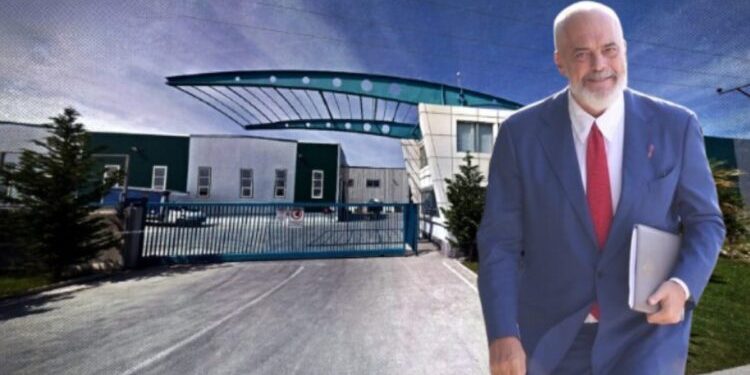Porto Romano/ Fabrika e gazit zgjerohet pa distanca sigurie, Rama ia “fali” zonën një 21-vjeçari