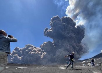 Shpërthen vullkani në Itali, alarm i kuq nga autoritetet