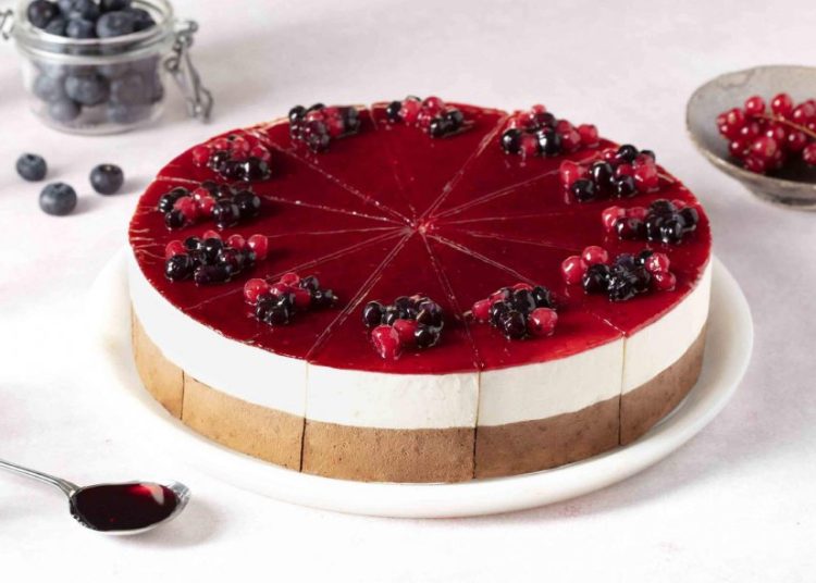 FOTO/ Boja e kuqe në ëmbëlsira e rrezikshme për shëndetin, u përdor në Shqipëri e Kosovë