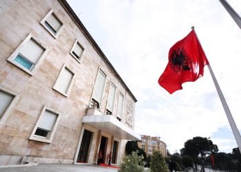 Nga AKU tek IKMT/ Cilat janë 14 institucionet që do “të shkrijë” qeveria?