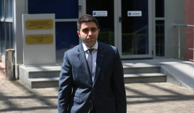 “Firmosnim si delet, lekët i merrnin ata”, përgjimet që fundosin skemën korruptive të Jonaid Myzyrit