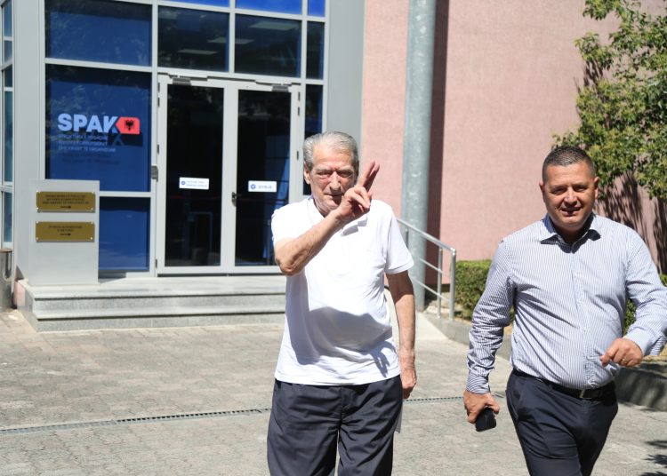 Berisha: Dumani i kapur kokë e këmbë nga krimi! Ka marrë 700 mije euro nga Altin Hajri