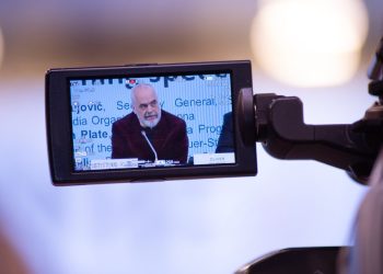 Qeveria e gjyqësorit bën një vesh shurdh ndaj sulmeve të Ramës