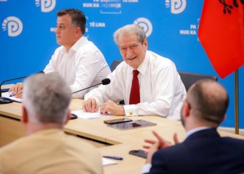 Vendimi për të hyrë në Kuvend/ Berisha u drejtohet demokratëve: Rama do festonte nëse nuk do futeshim