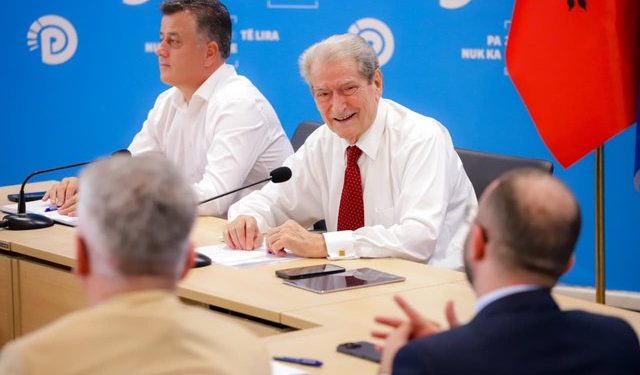 Vendimi për të hyrë në Kuvend/ Berisha u drejtohet demokratëve: Rama do festonte nëse nuk do futeshim