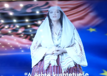 Vazhdon teatri, Diella flet në Kuvend me fjalët e Ramës: Nuk kam ambicie personale