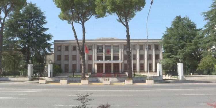 Rama çon në Presidencë vakancat në 6 bashki, mes tyre dhe Tirana