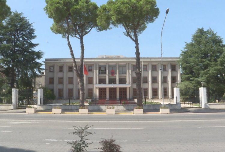 Rama çon në Presidencë vakancat në 6 bashki, mes tyre dhe Tirana