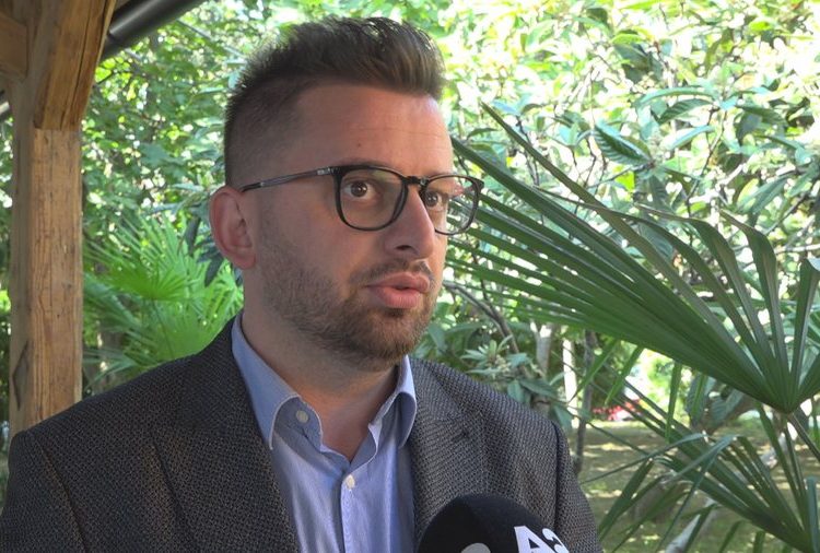 SPAK merr të pandehur kryebashkiakun e Ersekës, Erion Isai