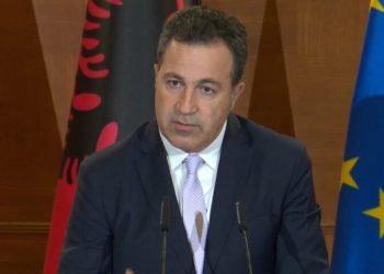 Niko Peleshi zgjidhet kryetari i ri i Parlamentit, betohen 138 deputetë