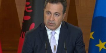 Niko Peleshi zgjidhet kryetari i ri i Parlamentit, betohen 138 deputetë