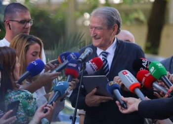 Berisha: Rama dhe Dumani po mbrojnë delinkuenten Irena Gjoka