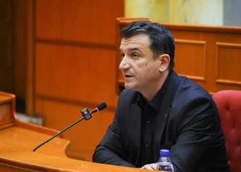 Shkarkohet nga detyra Erion Veliaj